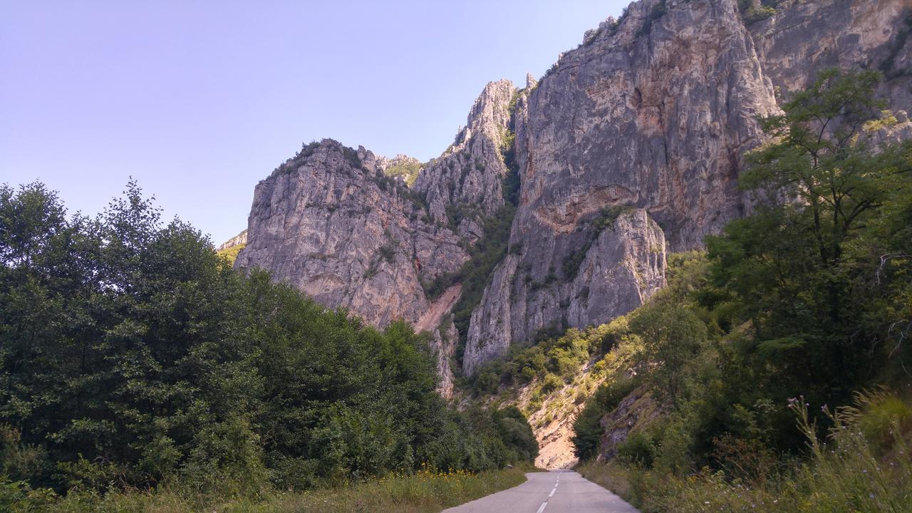 Juzni Vetar Hotel Trnski Odorovci Exterior foto